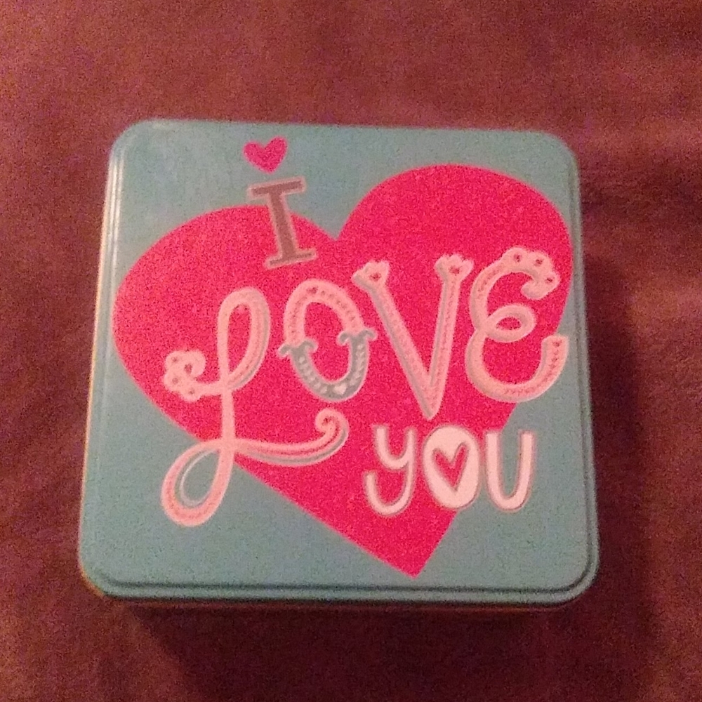 5 1/2 x 5 1/2" tin can